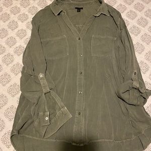 Women’s button up shirt